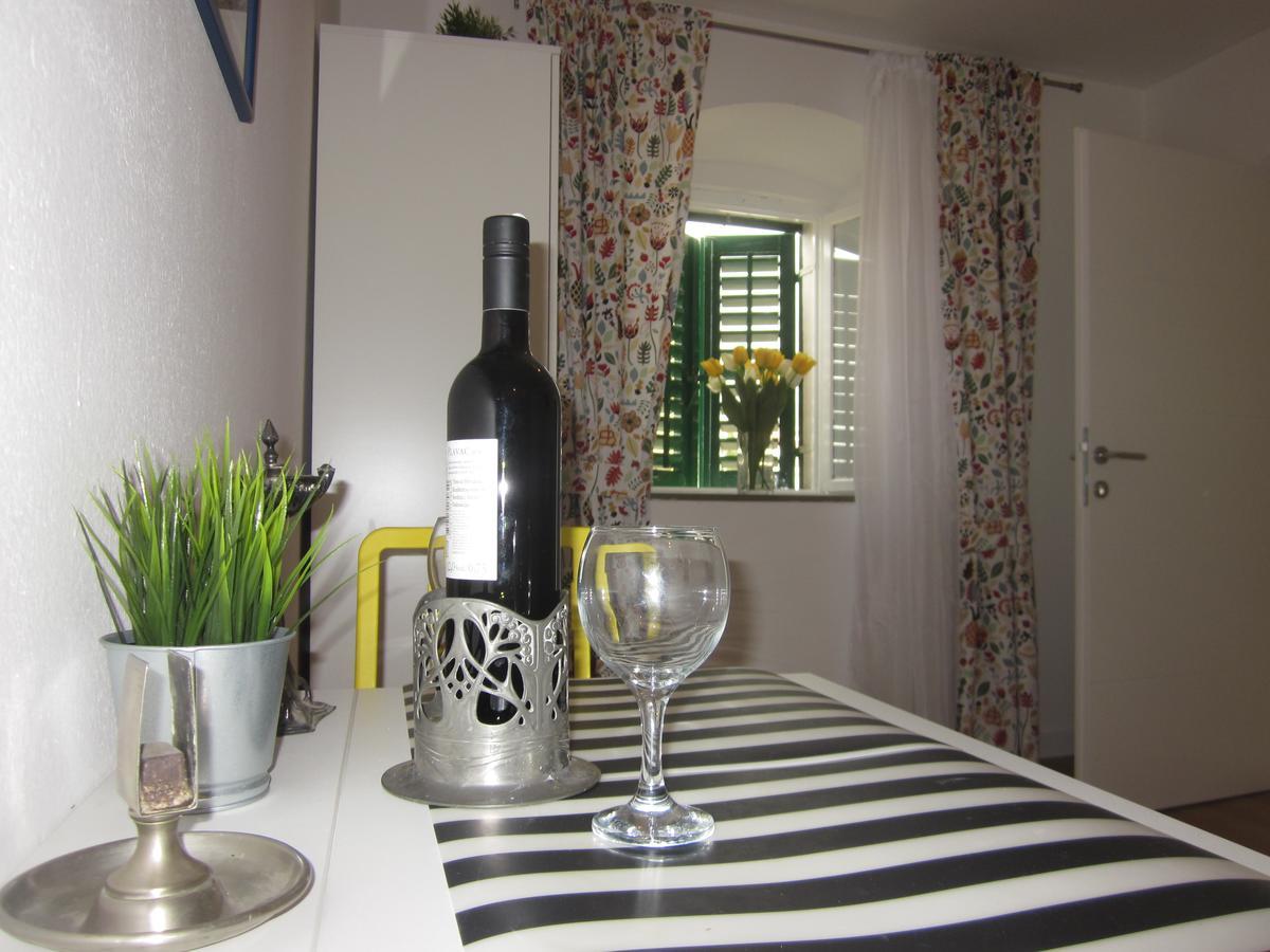Apartment On The Square Makarska Eksteriør billede