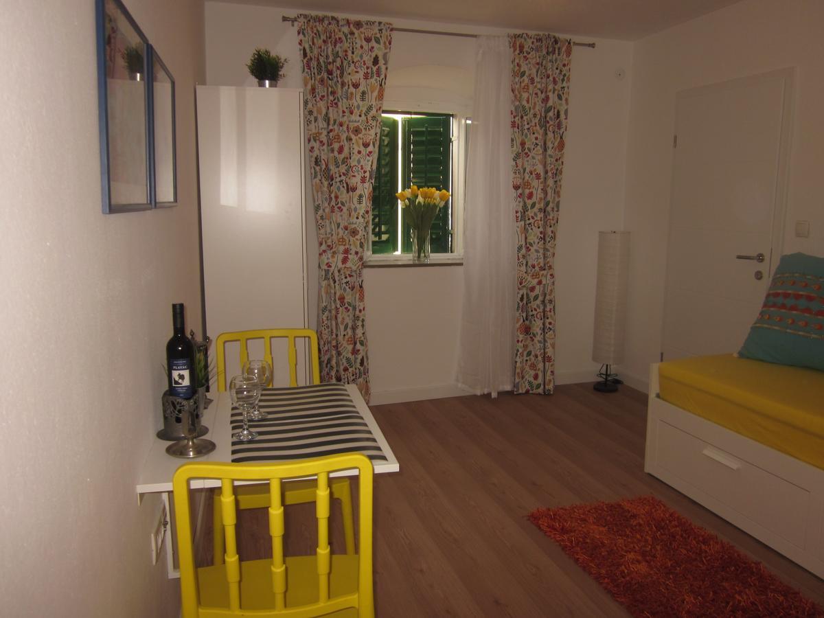 Apartment On The Square Makarska Eksteriør billede