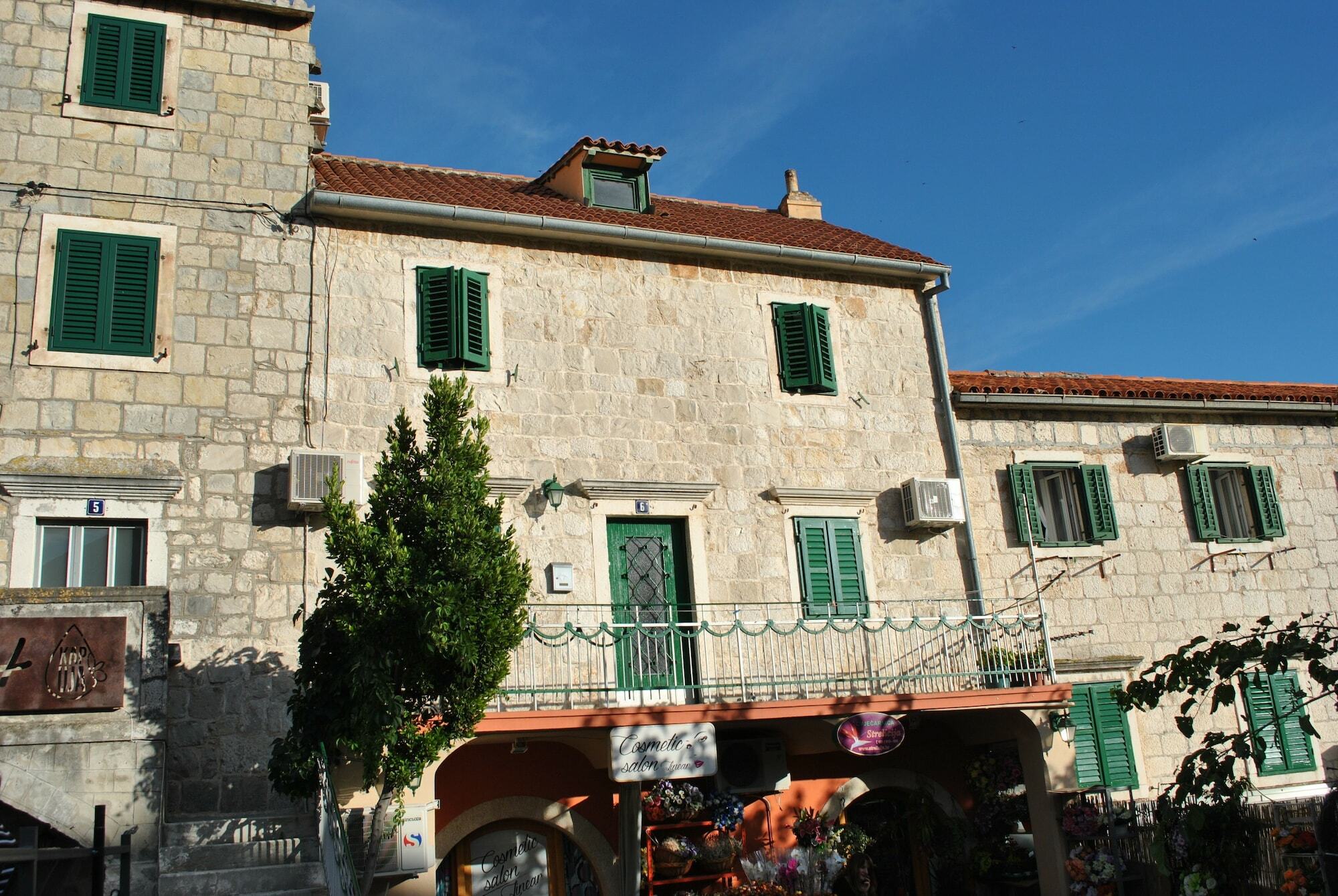 Apartment On The Square Makarska Eksteriør billede